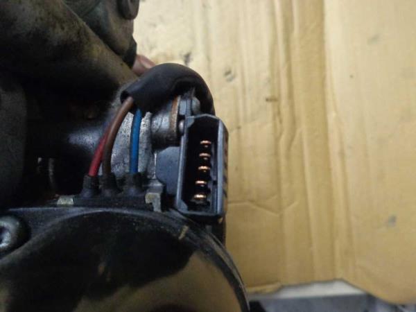 MOTEUR D ESSUIE GLACE VW GOLF 4 / BORA/ A3 8L - Vue 2